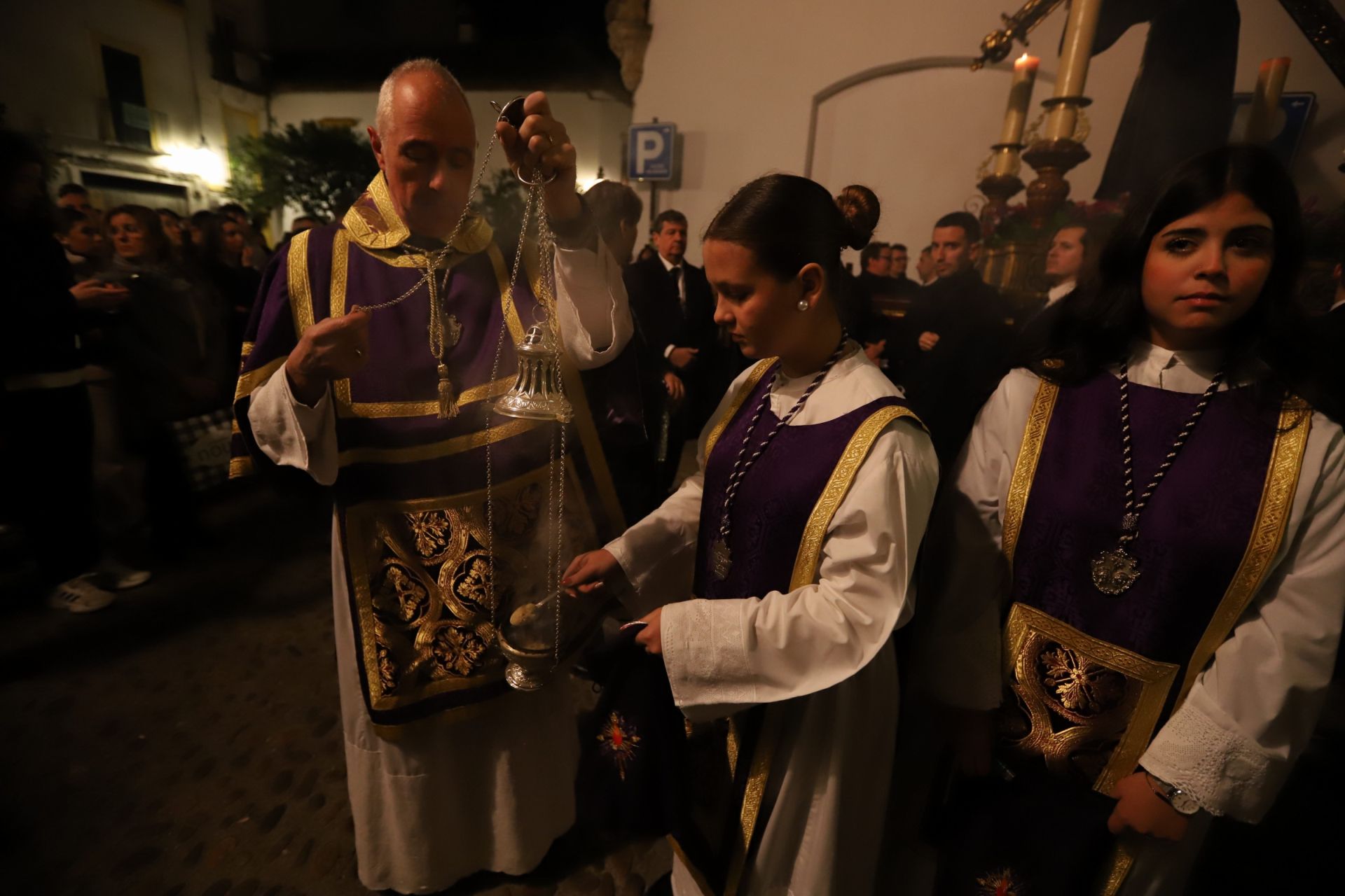 El vía crucis de Jesús de la rPasión en el Alcázar Viejo de Córdoba, en imágenes