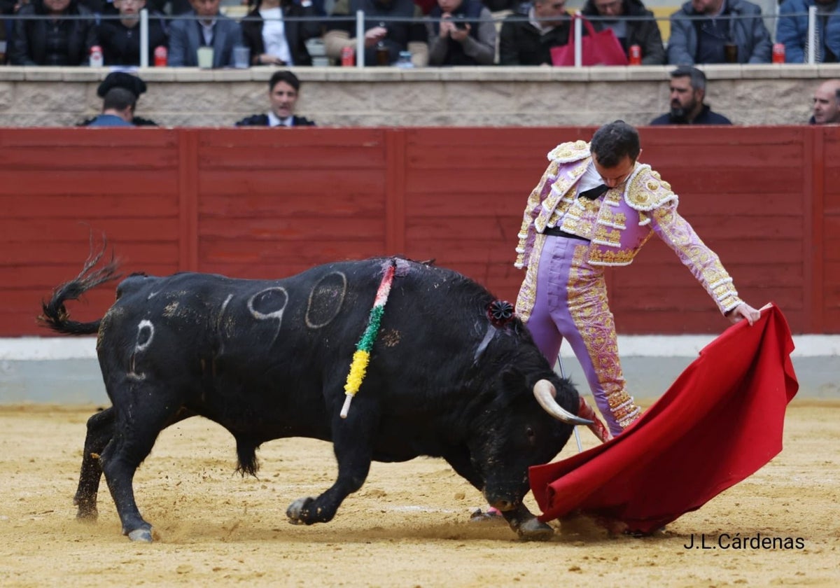 Damián Castaño, al natural con su enemigo de Alcurrucén