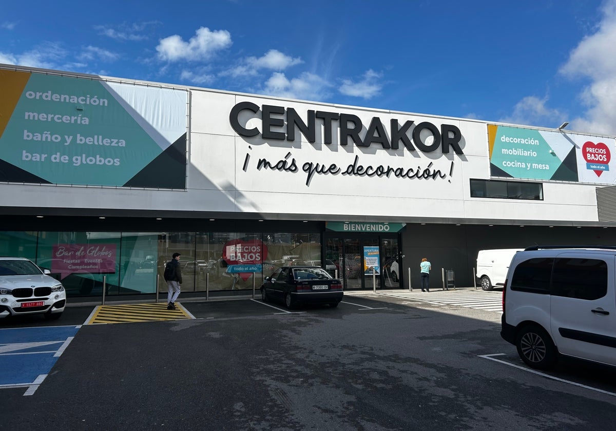 La tienda Centrakor de Alfafar (Valencia), reconstruida tras las inundaciones por la dana