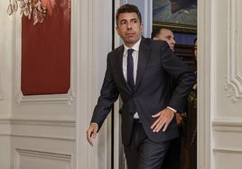 Mazón asume el discurso más duro de Vox y gana tiempo