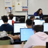 Estudiantes de Formación Profesional durante una clase