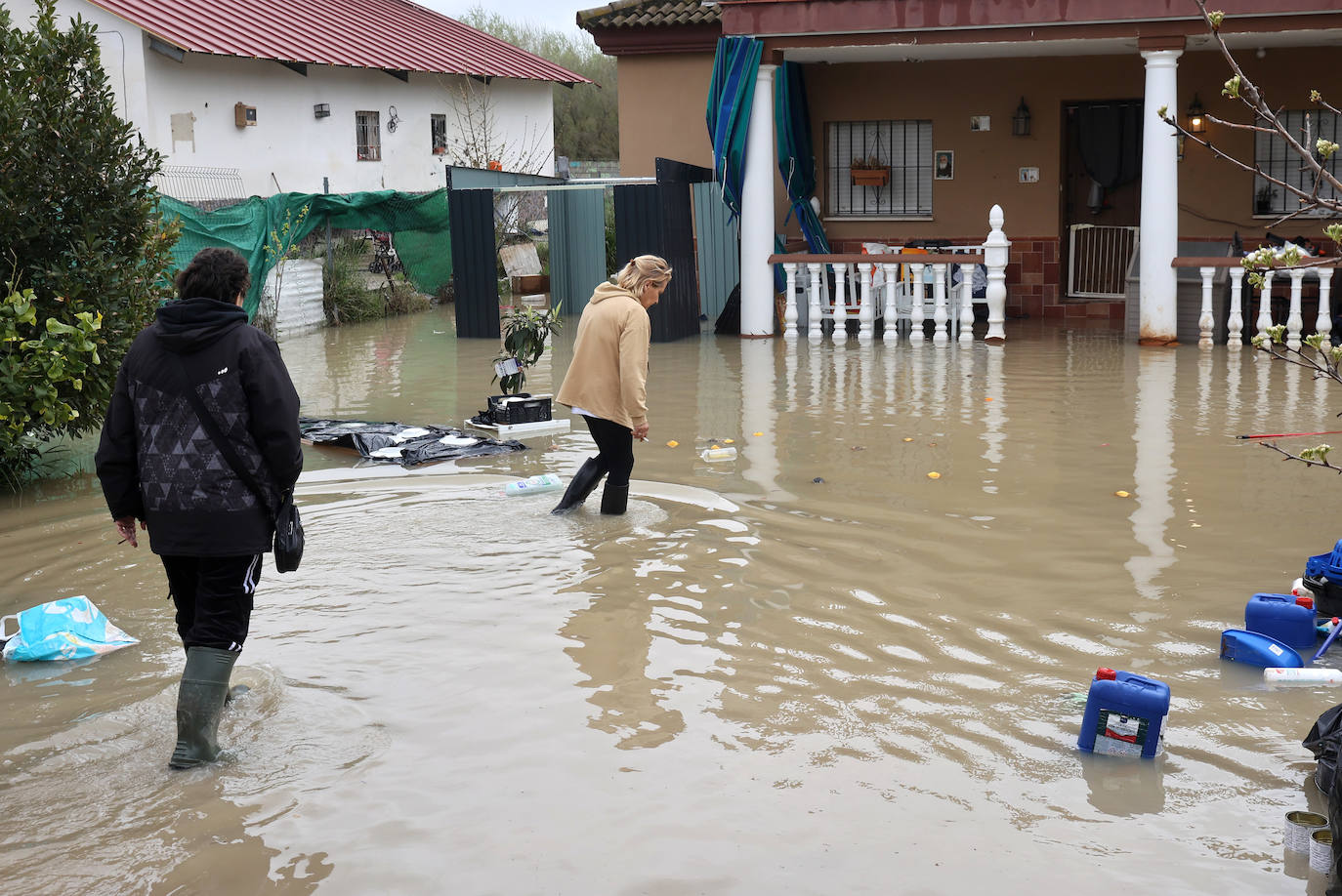 El desolador aspecto de las viviendas anegadas junto al río en Córdoba, en imágenes