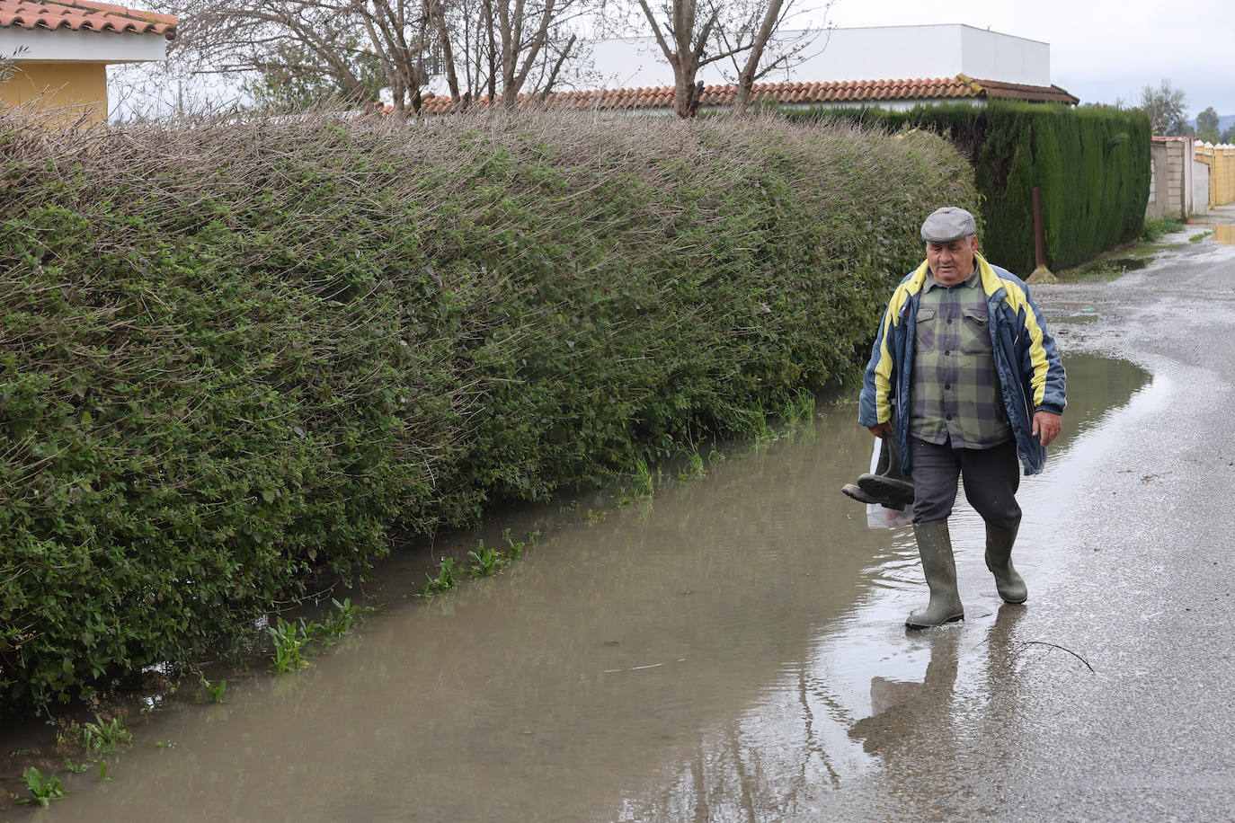 El desolador aspecto de las viviendas anegadas junto al río en Córdoba, en imágenes
