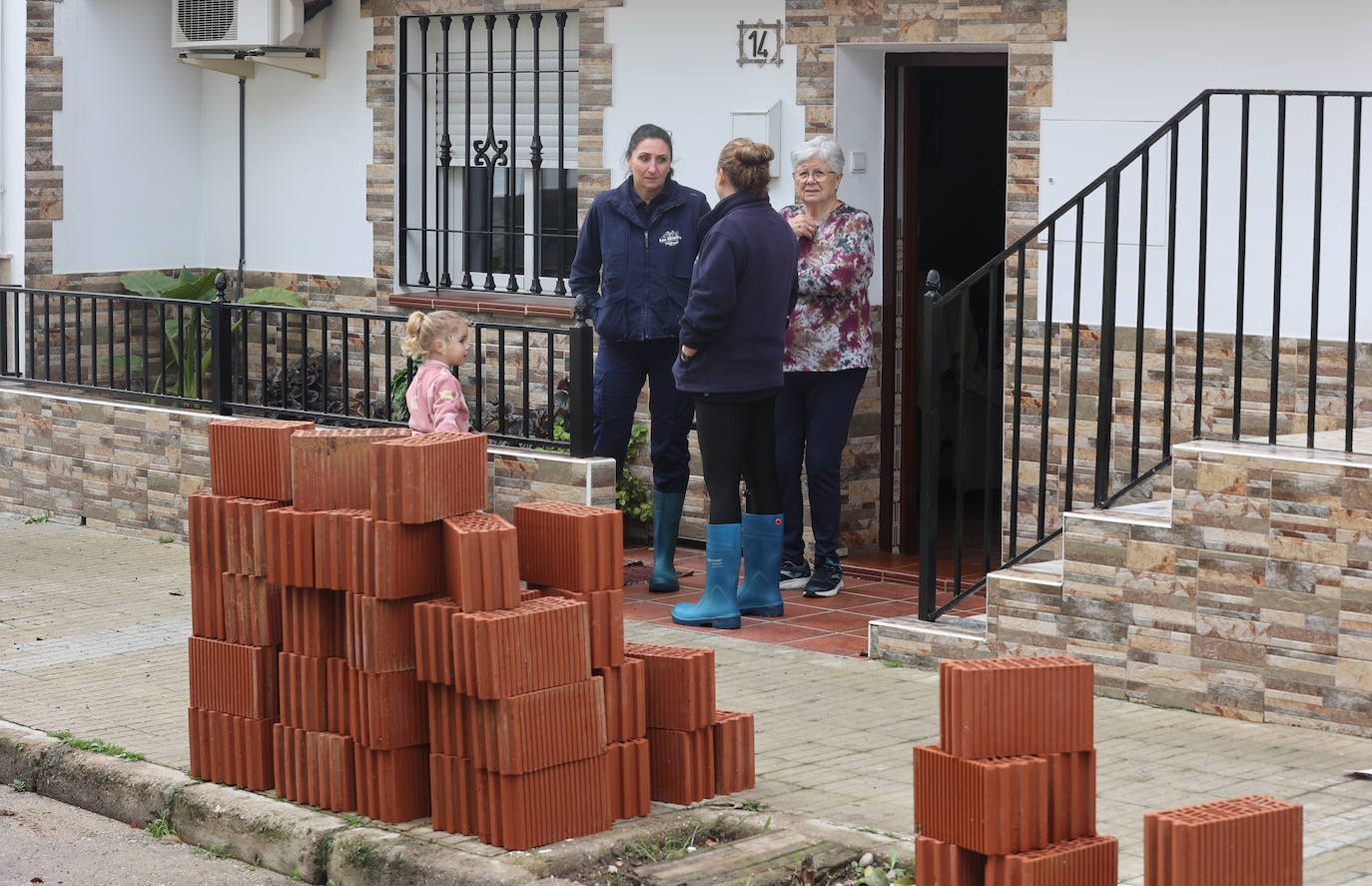 El desolador aspecto de las viviendas anegadas junto al río en Córdoba, en imágenes