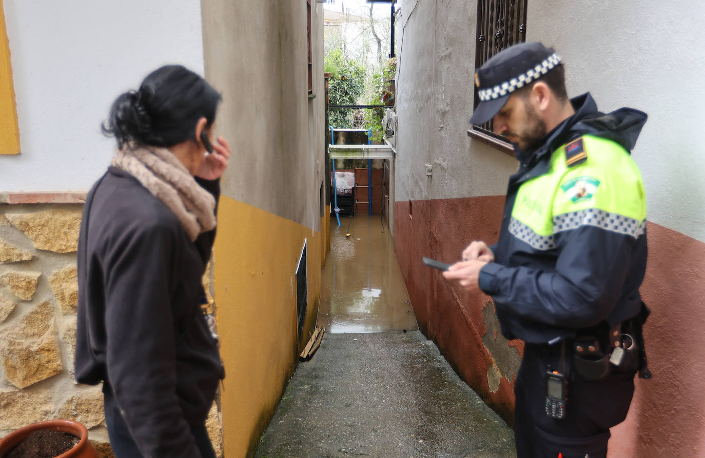 El desolador aspecto de las viviendas anegadas junto al río en Córdoba, en imágenes