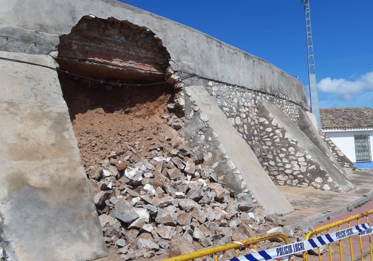 Derrumbe en la plaza de toros de Consuegra por las abundantes lluvias