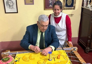 La bambalina frontal del palio del Mayor Dolor comienza a hacerse realidad