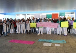 La protesta de los trabajadores del hospital de Toledo, en imágenes