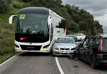 El conductor que provocó un accidente en Córdoba al adelantar un autobús escolar y darse a la fuga se enfrenta a dos años de cárcel