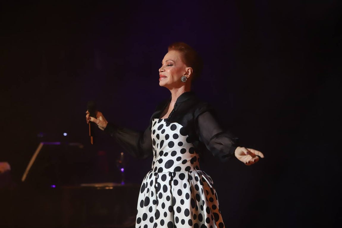 El emocionante concierto de Paloma San Basilio en Córdoba, en imágenes