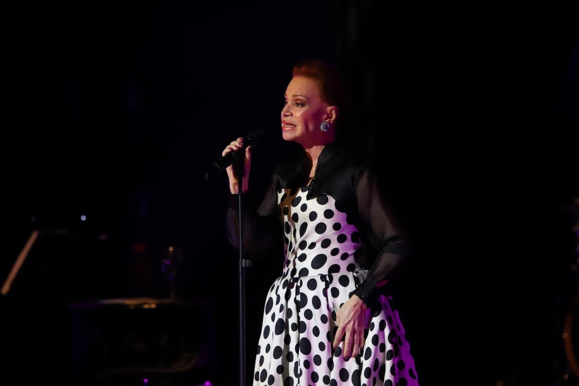 El emocionante concierto de Paloma San Basilio en Córdoba, en imágenes