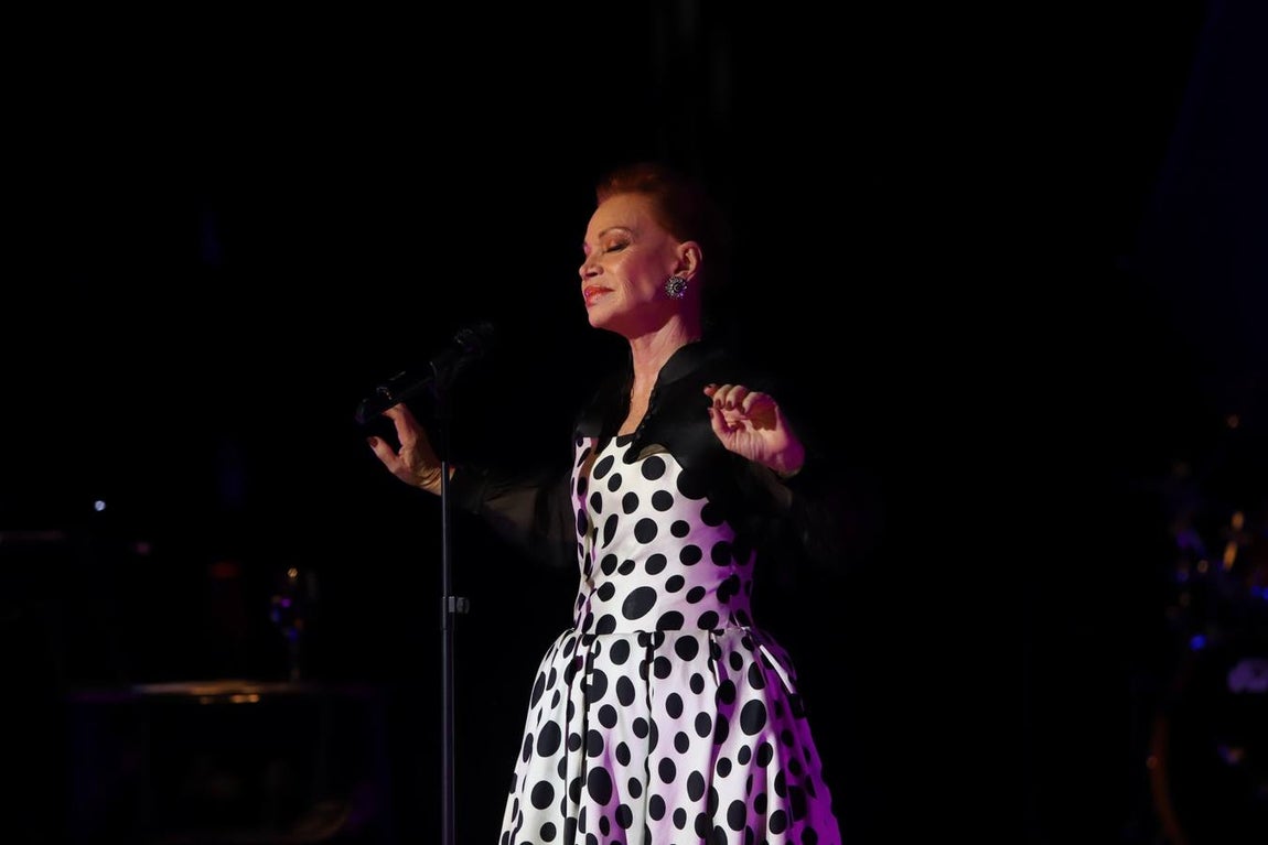 El emocionante concierto de Paloma San Basilio en Córdoba, en imágenes