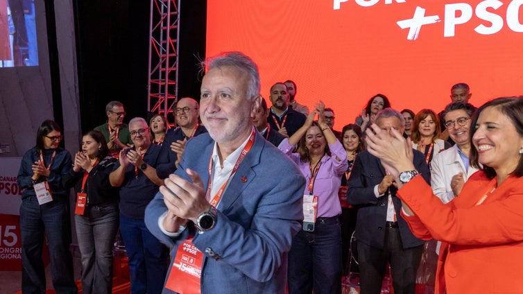 Ángel Víctor Torres anuncia que padece cáncer, pero seguirá en sus funciones como ministro