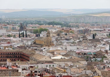 A la venta una casa señorial a 3 minutos de la Mezquita de Córdoba que tiene ascensor, garaje y dos plantas