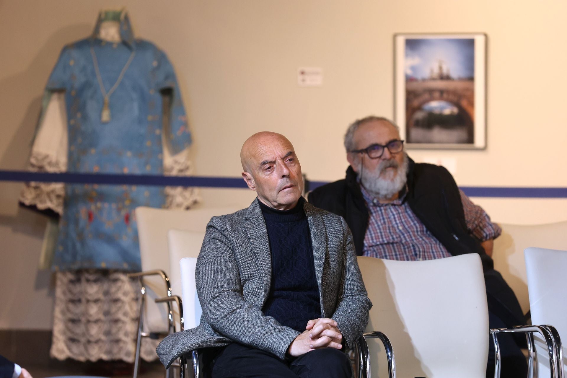 La charla de Juan Fernández-Miranda en Córdoba sobre la Transición, en imágenes