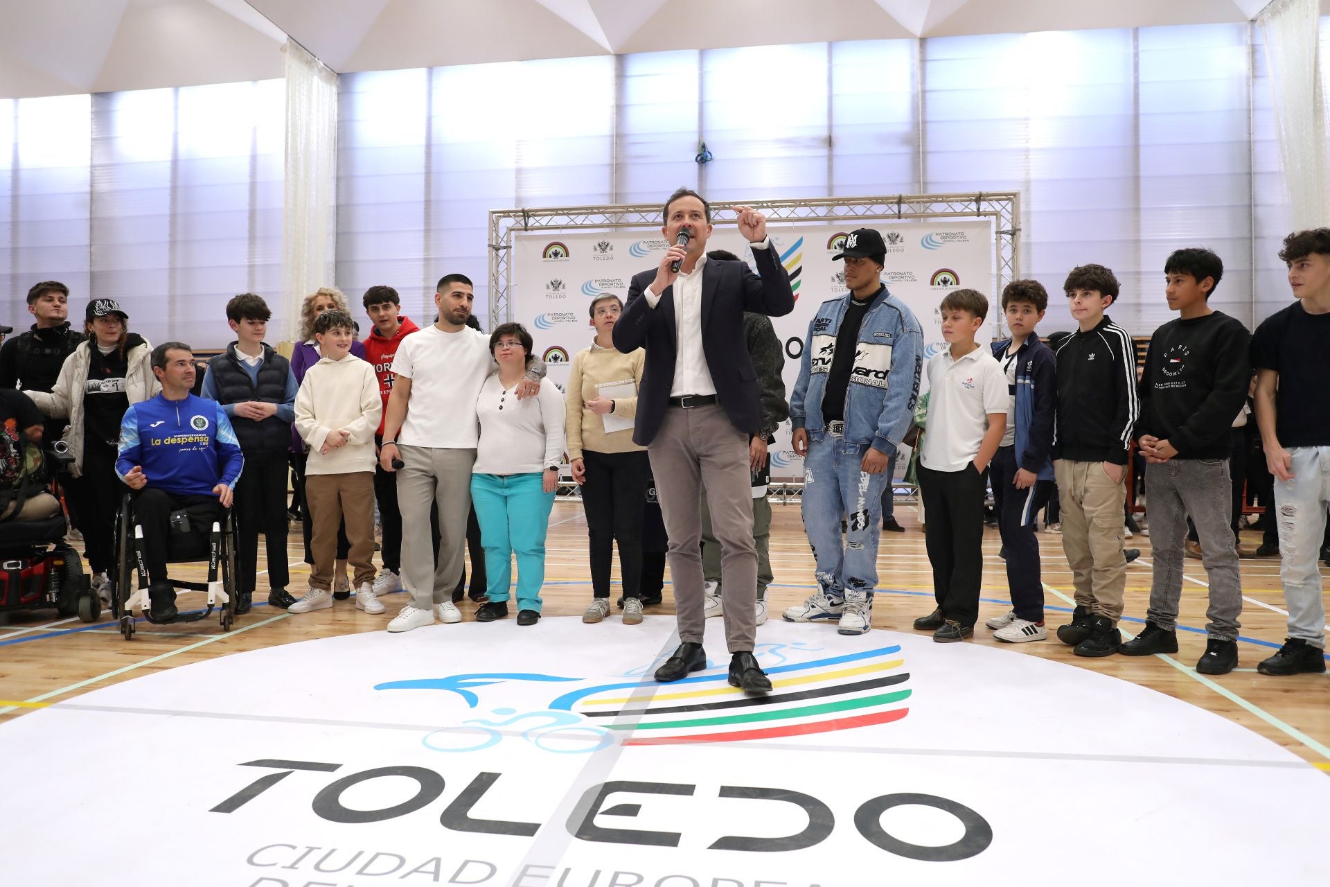 Las imágenes de la inolvidable visita de Ilia Topuria a Toledo