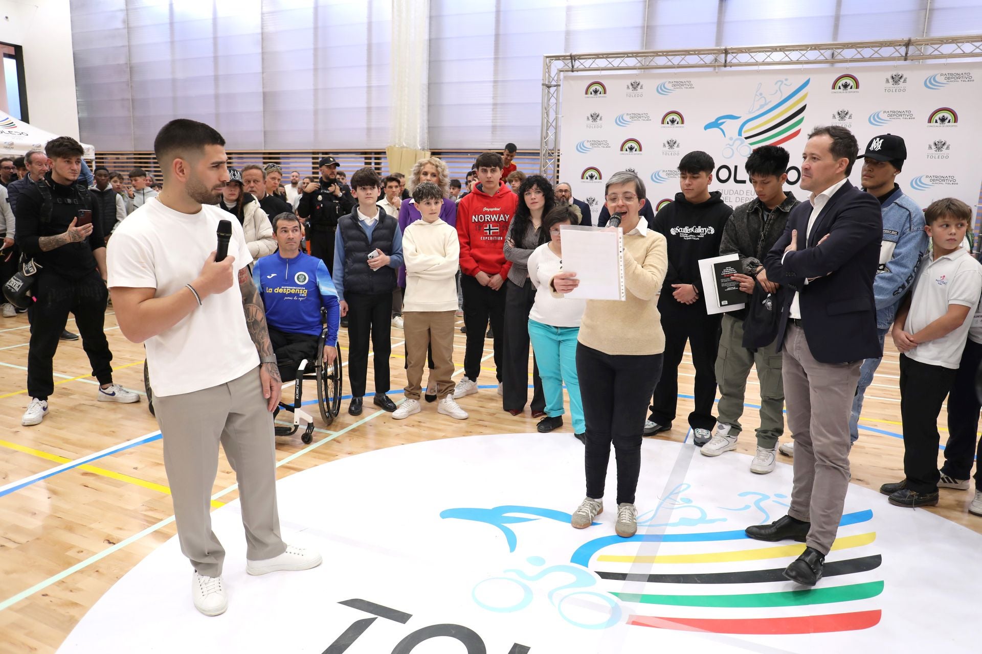 Las imágenes de la inolvidable visita de Ilia Topuria a Toledo