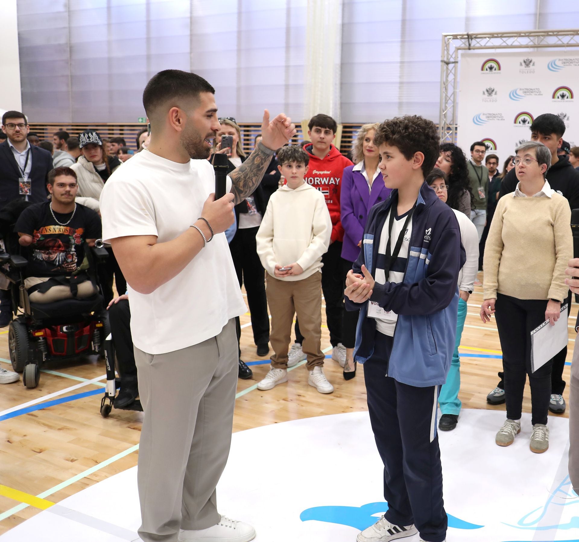Las imágenes de la inolvidable visita de Ilia Topuria a Toledo