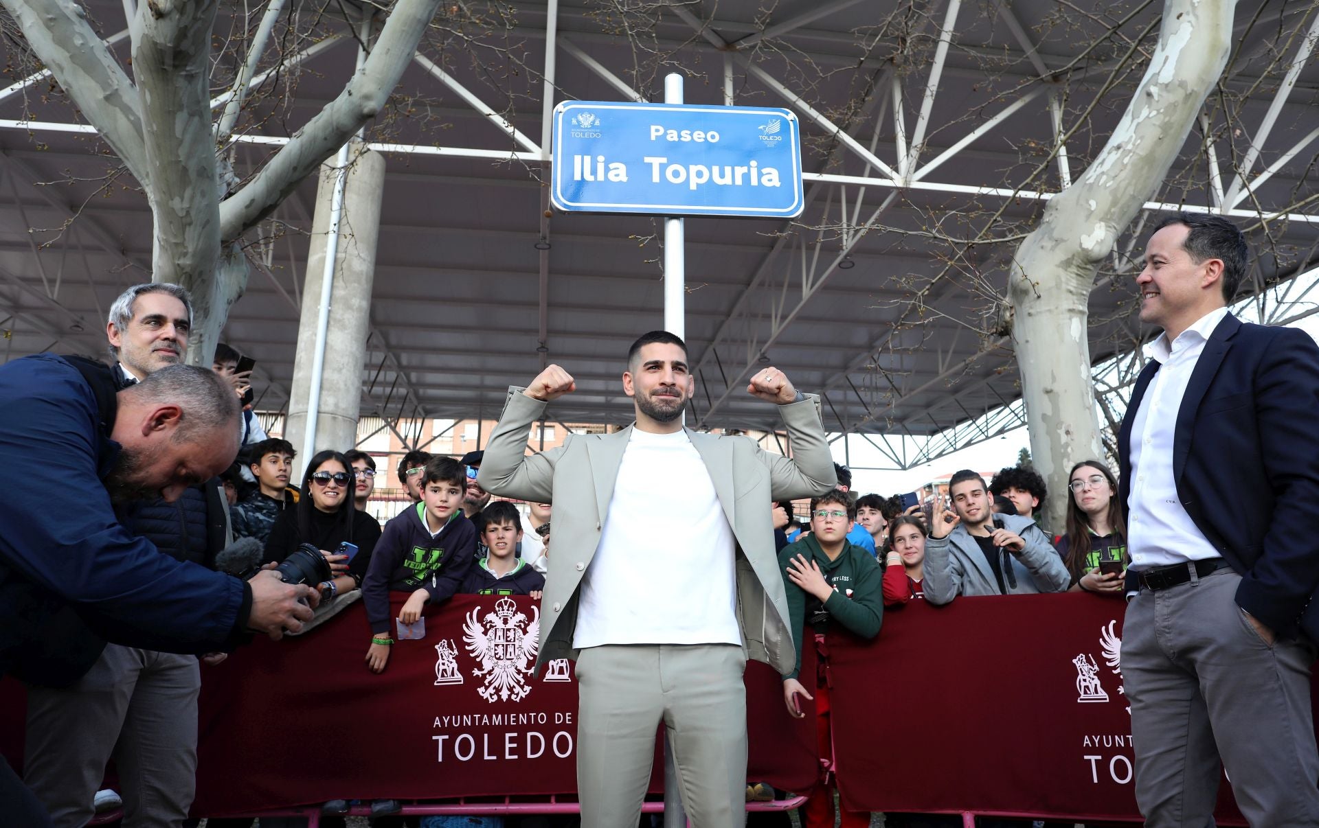 Las imágenes de la inolvidable visita de Ilia Topuria a Toledo