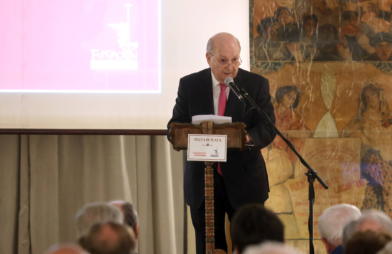 La emotiva entrega de la Veleta de Plata a Rafael Córdoba, de Pérez Barquero, en imágenes