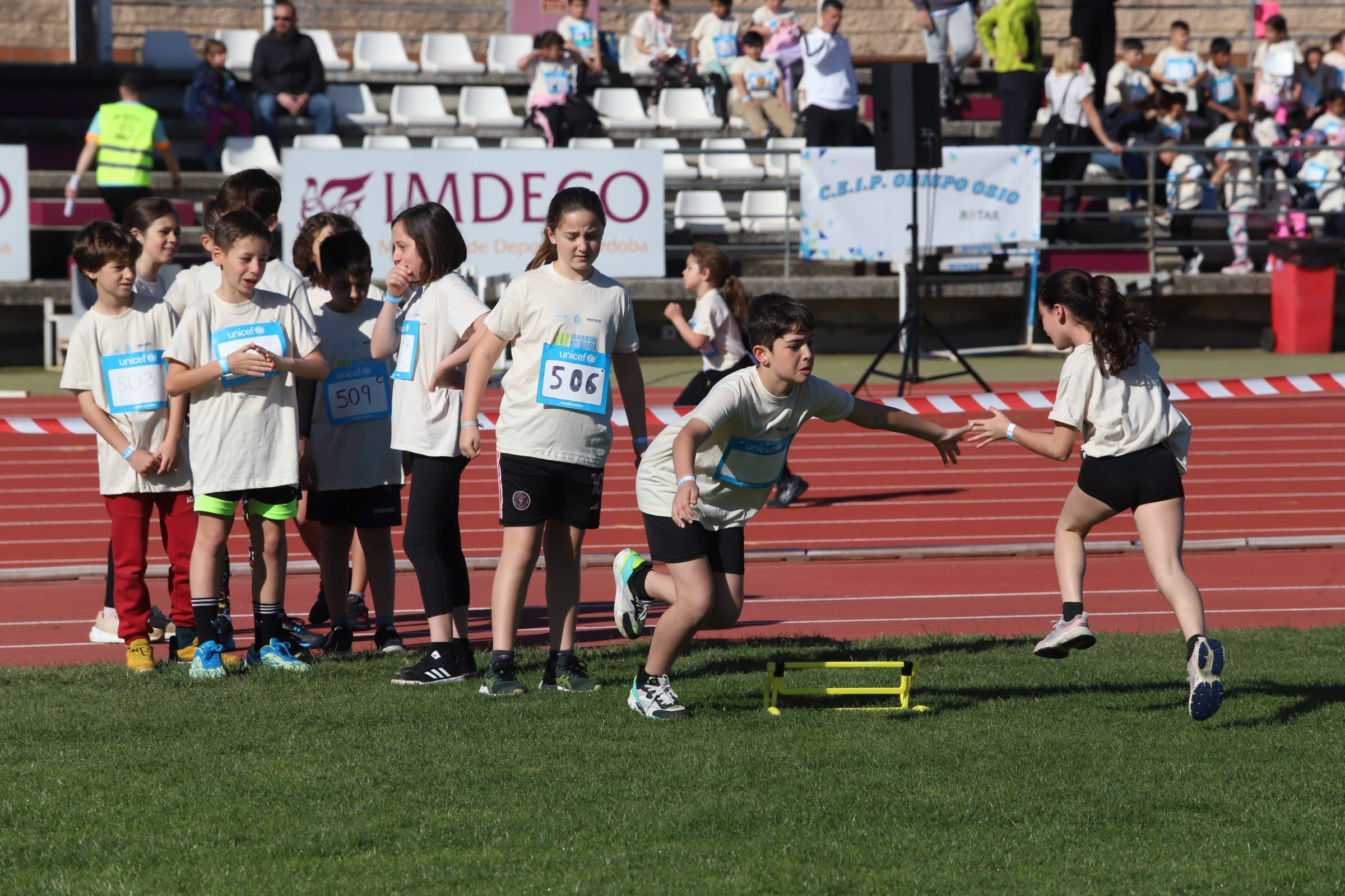 La gran y más joven &#039;Carrera Solidaria Gotas&#039; de Córdoba, en imágenes