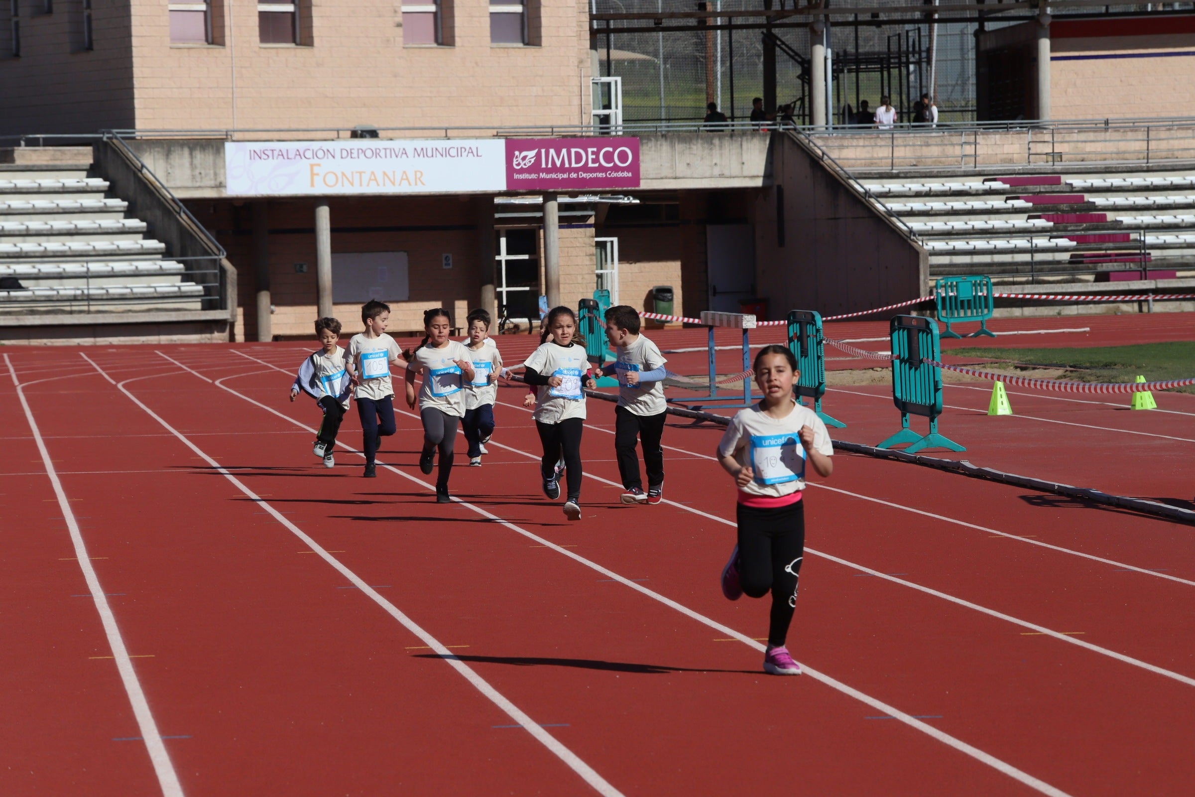 La gran y más joven &#039;Carrera Solidaria Gotas&#039; de Córdoba, en imágenes