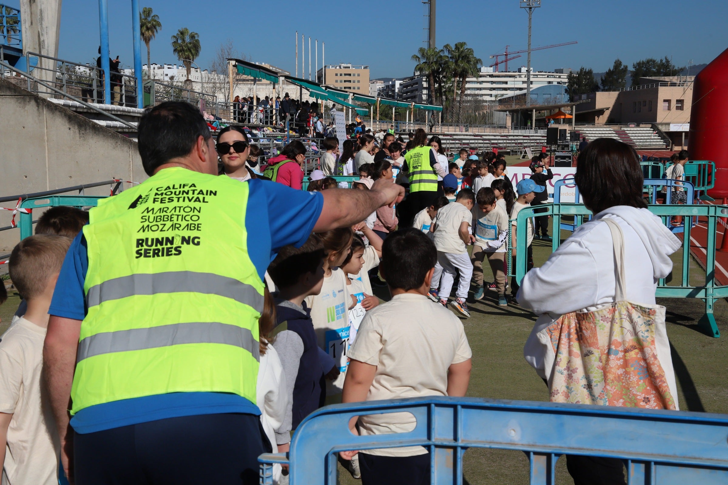 La gran y más joven &#039;Carrera Solidaria Gotas&#039; de Córdoba, en imágenes