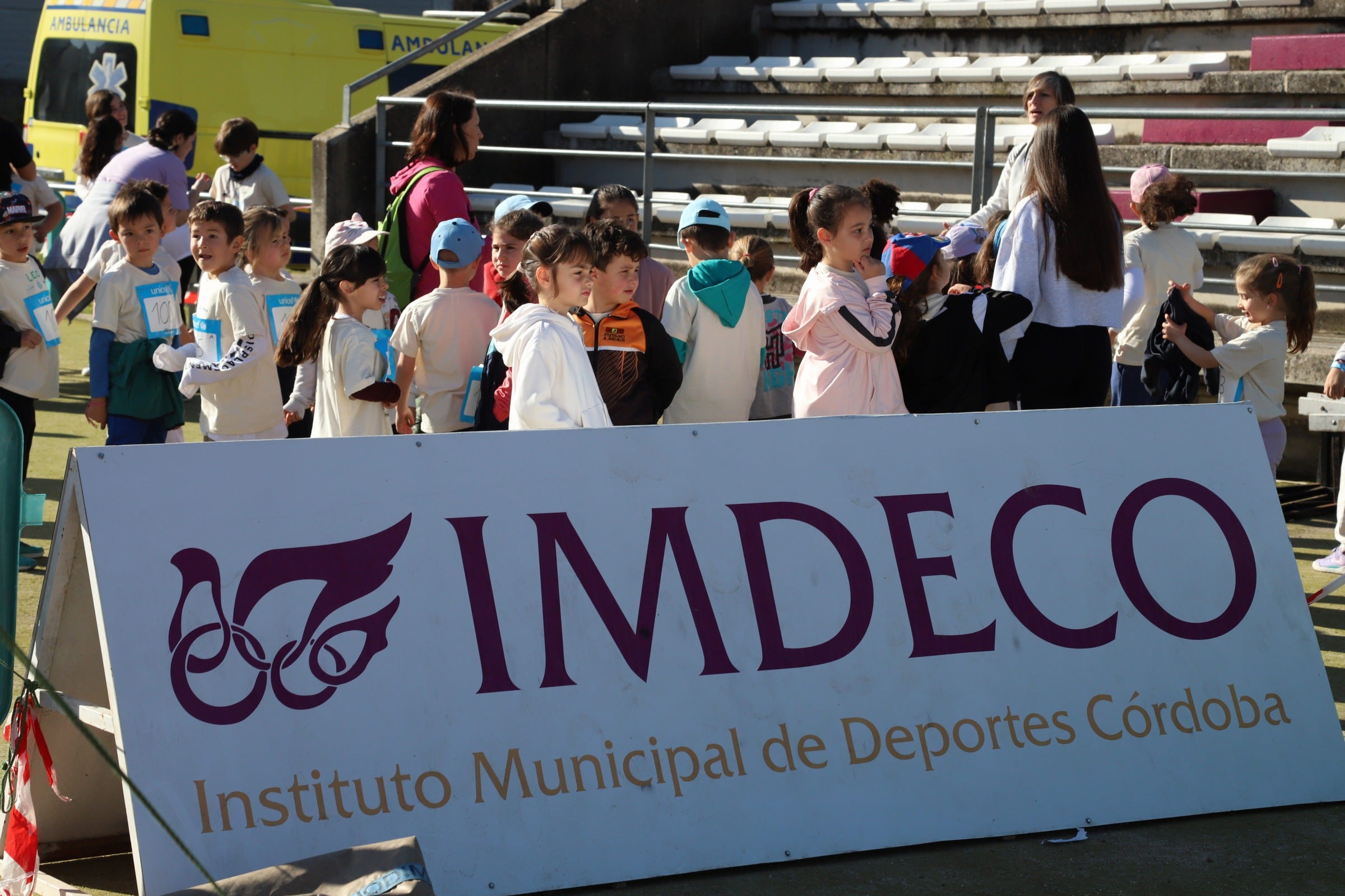 La gran y más joven &#039;Carrera Solidaria Gotas&#039; de Córdoba, en imágenes