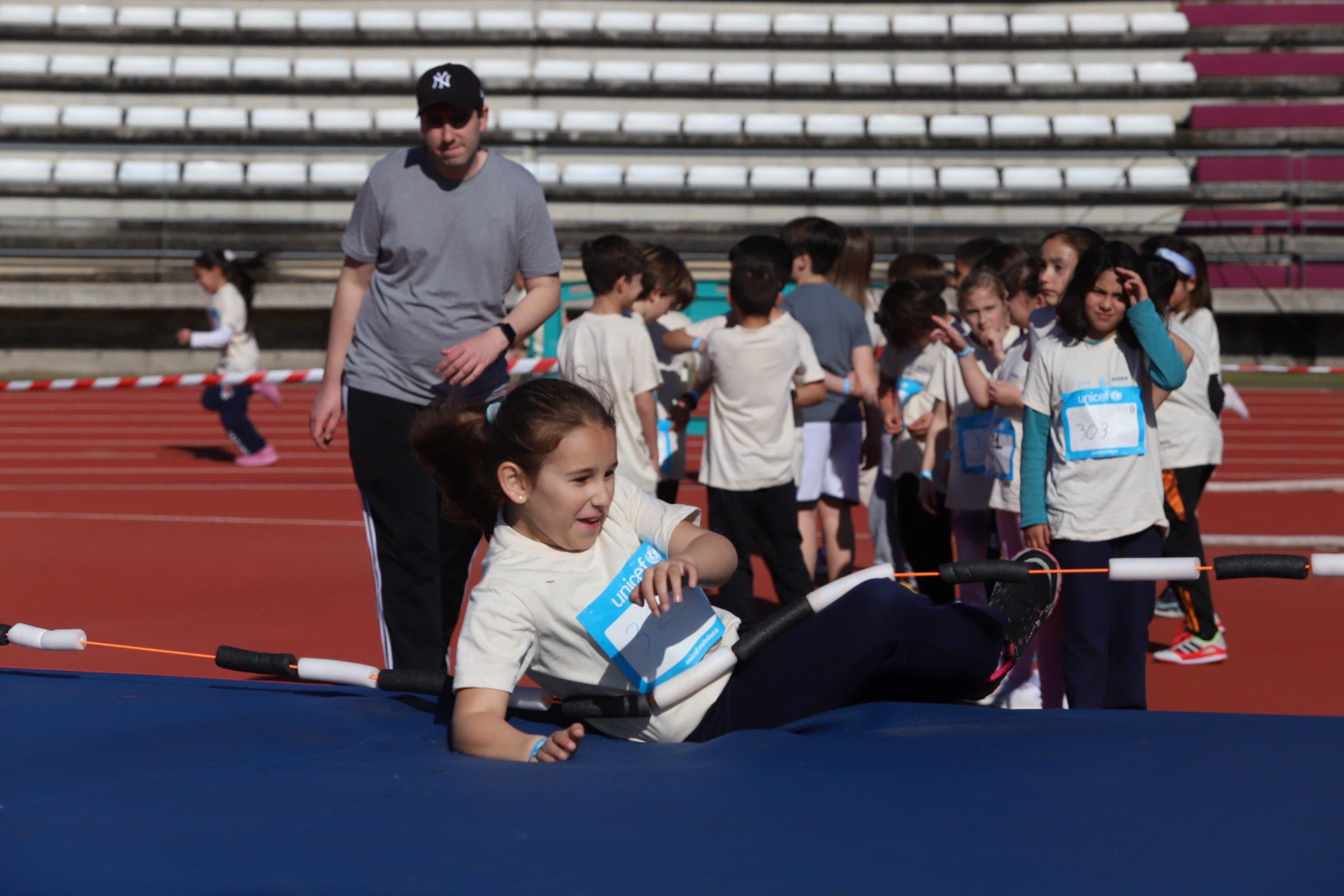 La gran y más joven &#039;Carrera Solidaria Gotas&#039; de Córdoba, en imágenes