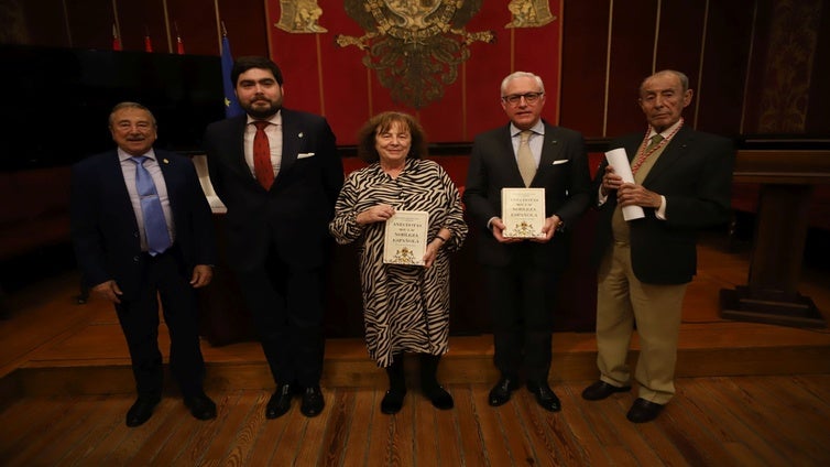 'Anécdotas de la nobleza española', un libro que explora historias inéditas y rompe estereotipos