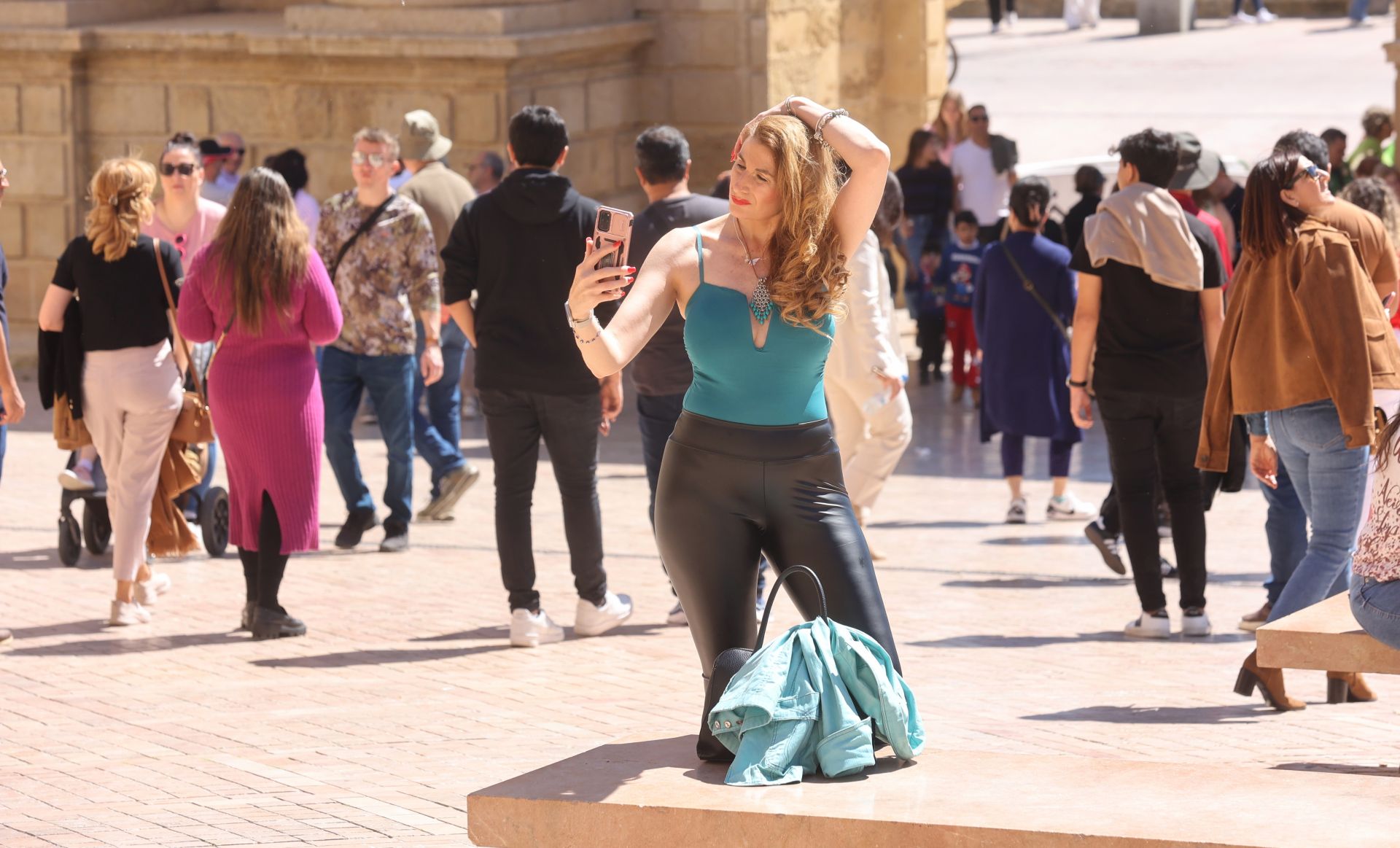 En imágenes, el ambiente en terrazas y calles de Córdoba por el buen tiempo