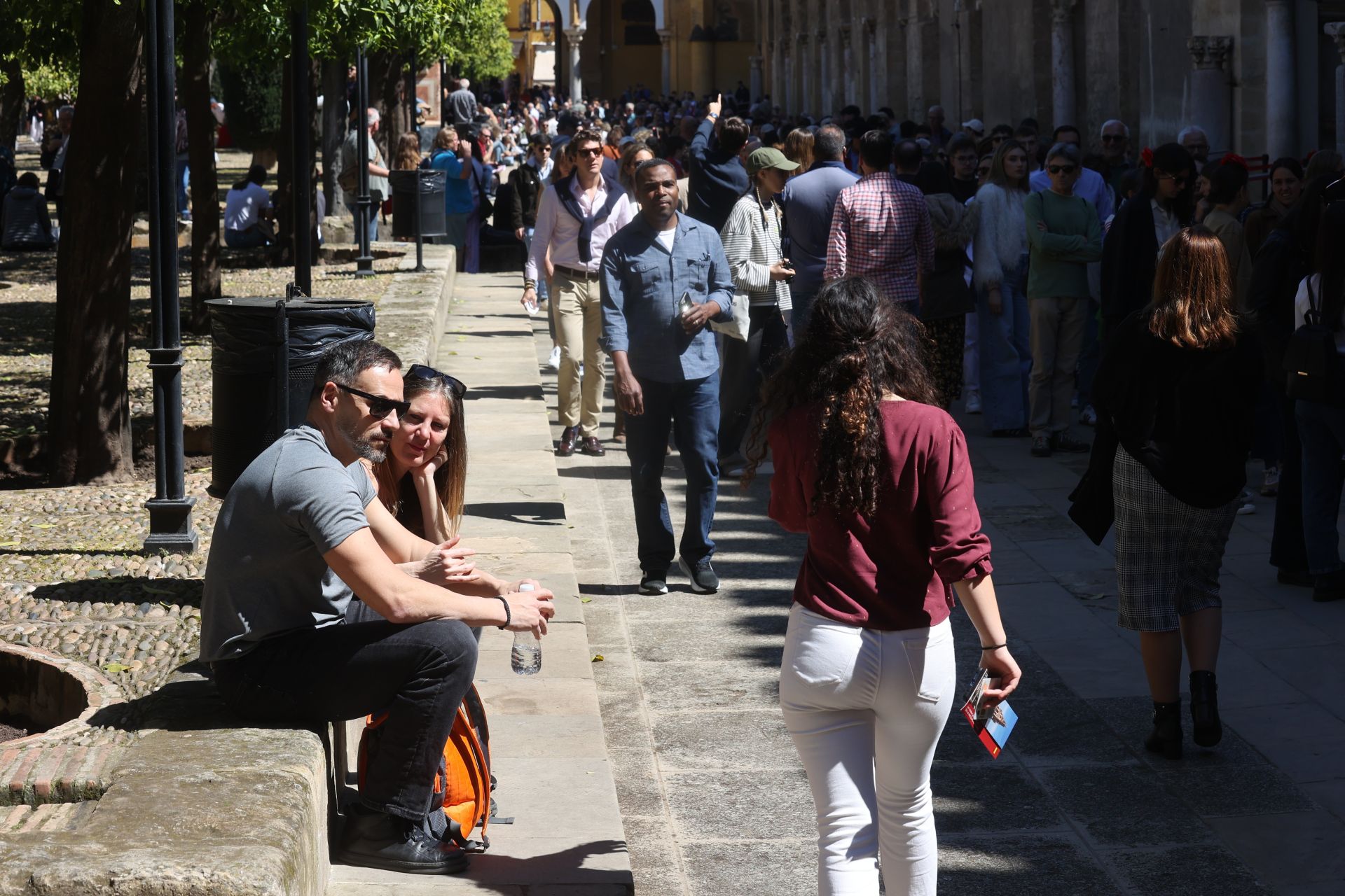 En imágenes, el ambiente en terrazas y calles de Córdoba por el buen tiempo