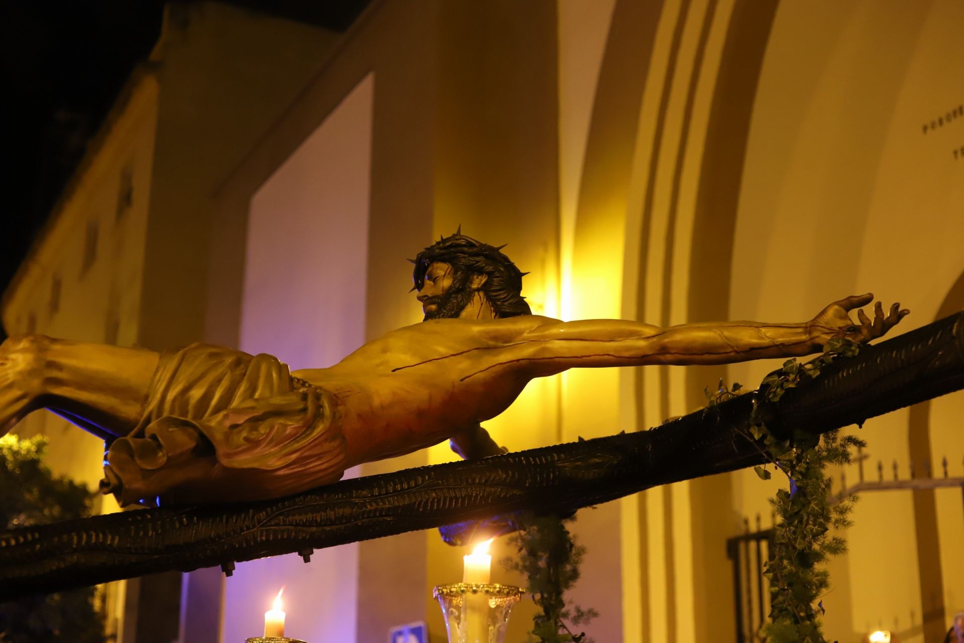 El fervor de Ciudad Jardín: el Cristo de la Confianza en su vía crucis cuaresmal, en imágenes