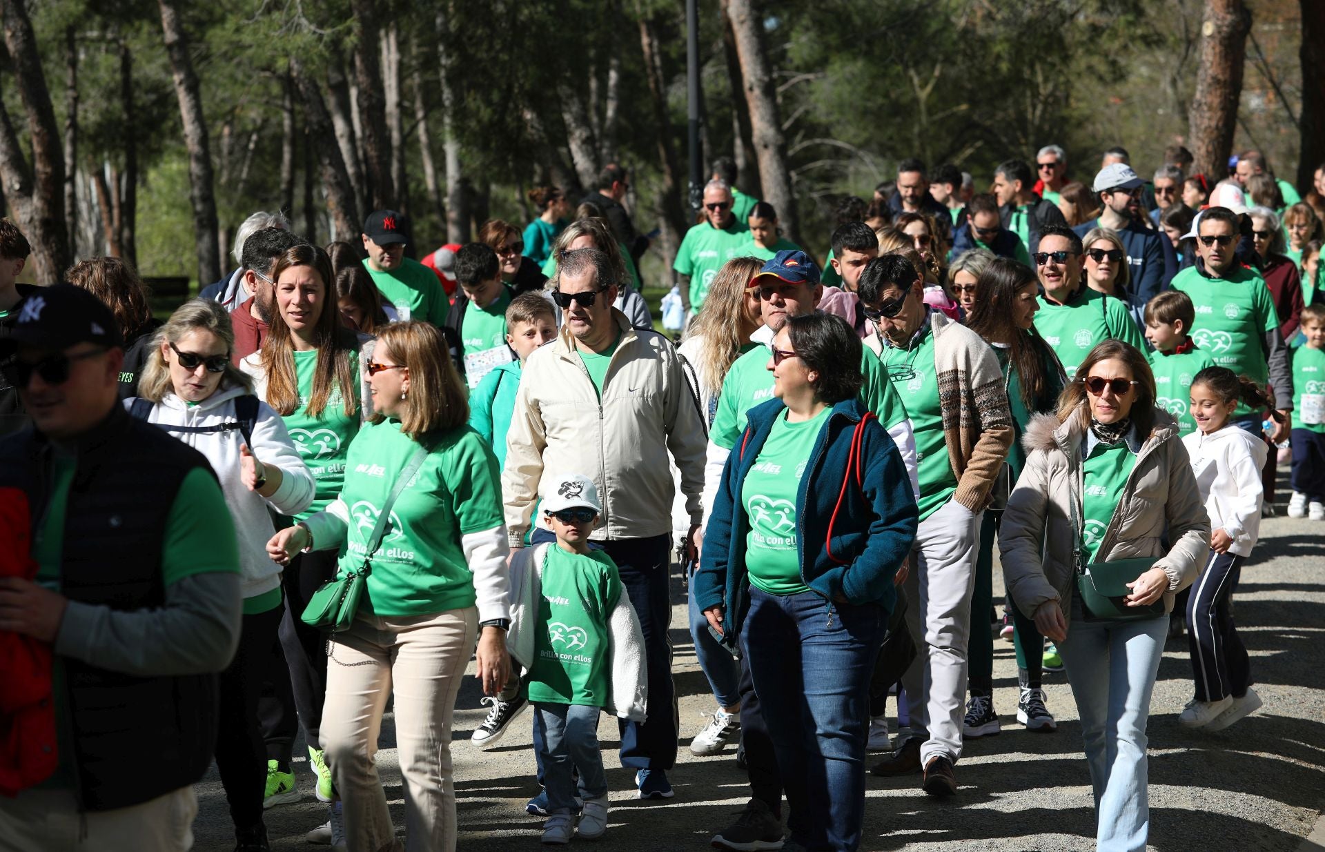 'Brilla con ellos', en imágenes: Toledo se vuelca contra el cáncer infantil