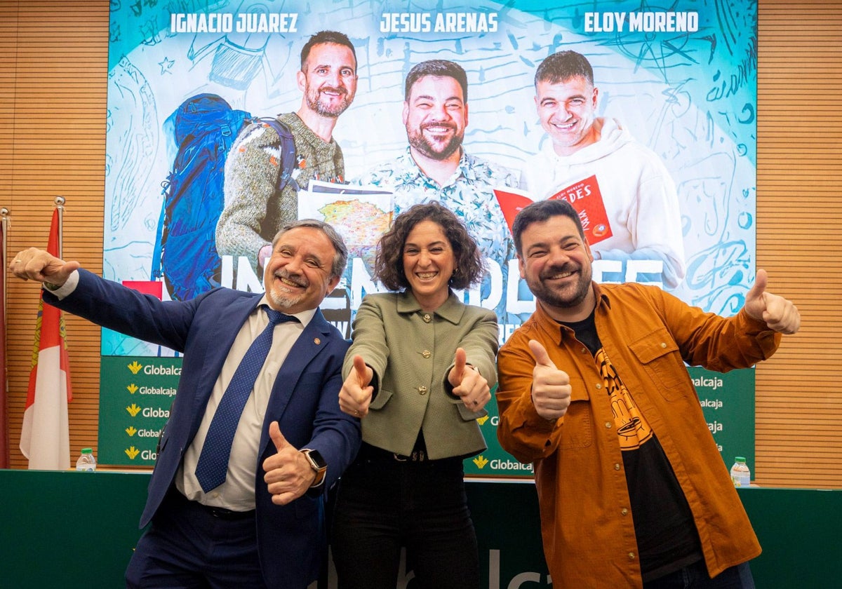 El vicerrector de Universidad Digital; la responsable de Comunicación de Globalcaja y el humorista Jesús Arenas.