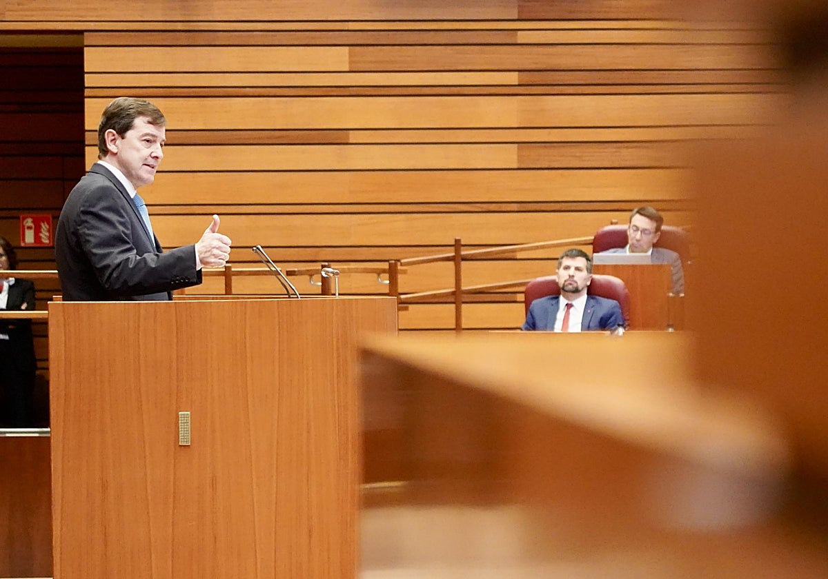 Mañueco convoca a los grupos políticos los días 4 y 7 de abril