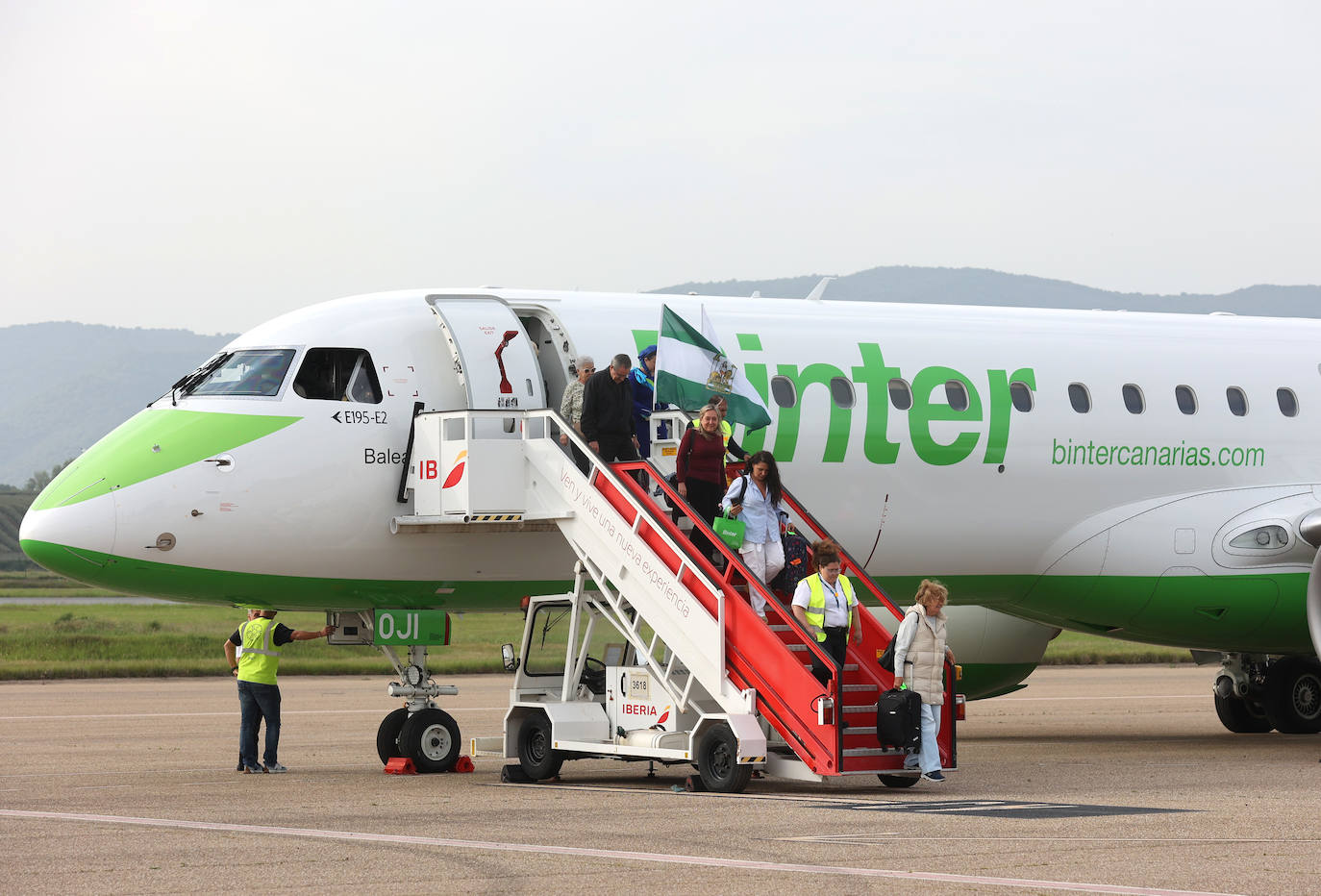 El primer vuelo de Binter entre Canarias y Córdoba, en imágenes