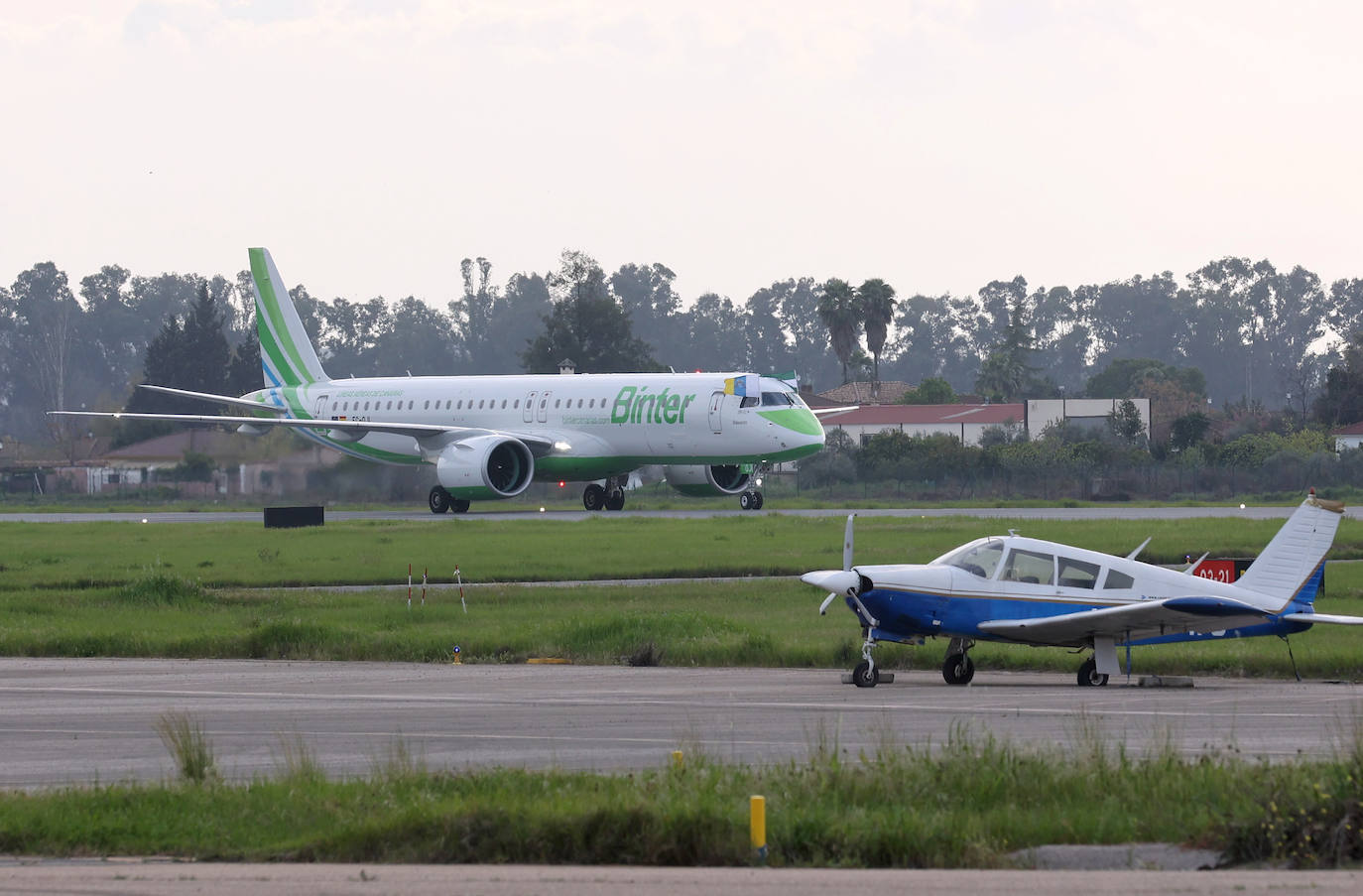 El primer vuelo de Binter entre Canarias y Córdoba, en imágenes