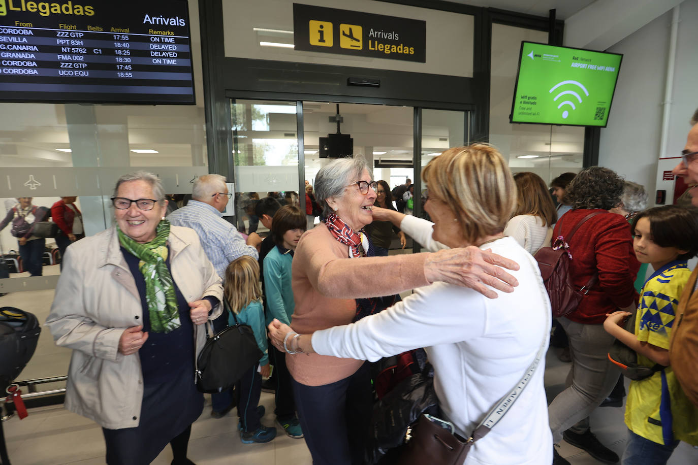 El primer vuelo de Binter entre Canarias y Córdoba, en imágenes