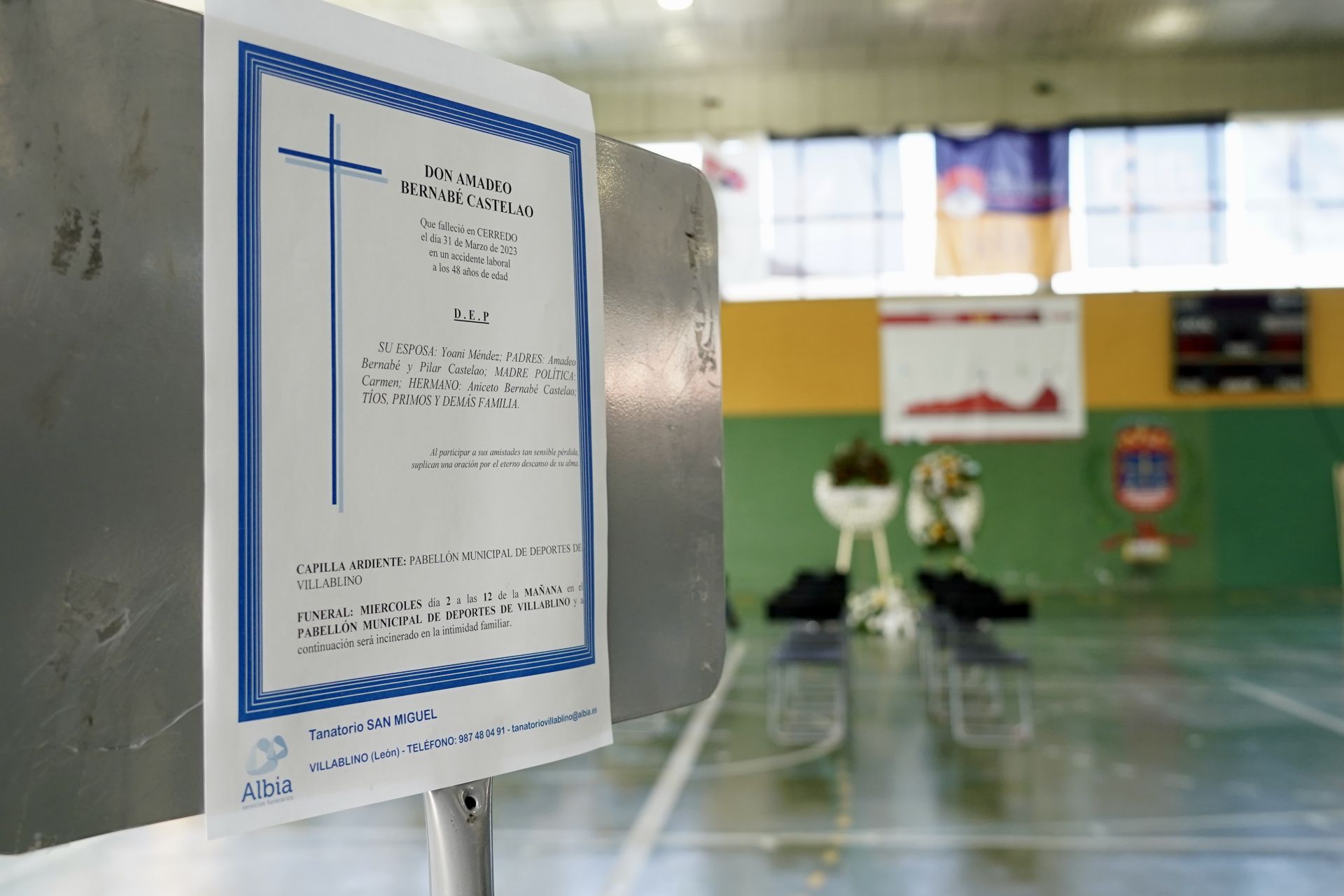 Dolor y silencio en las capillas ardientes de Villablino y Bembibre a la llegada de los mineros fallecidos