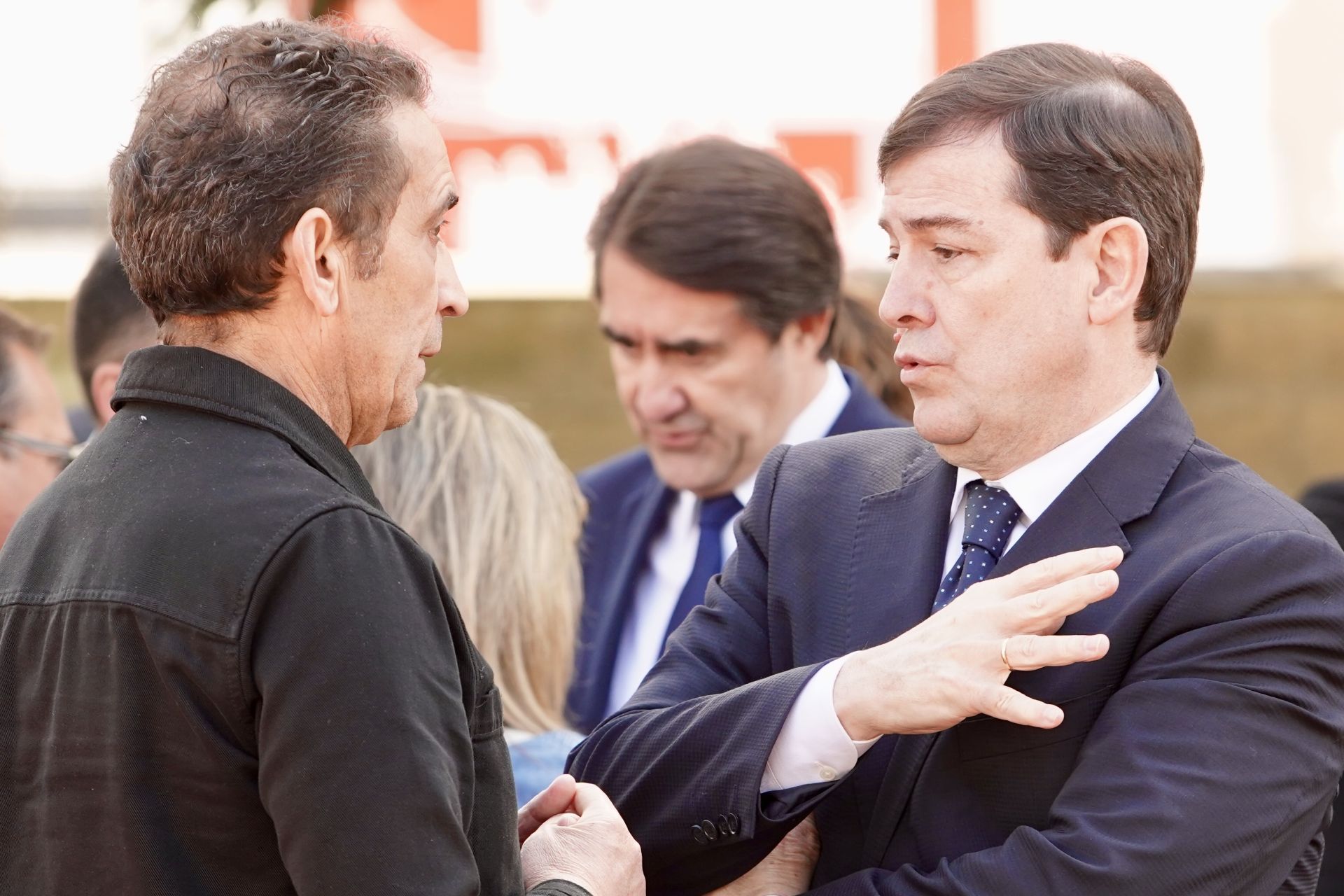 Dolor y silencio en las capillas ardientes de Villablino y Bembibre a la llegada de los mineros fallecidos