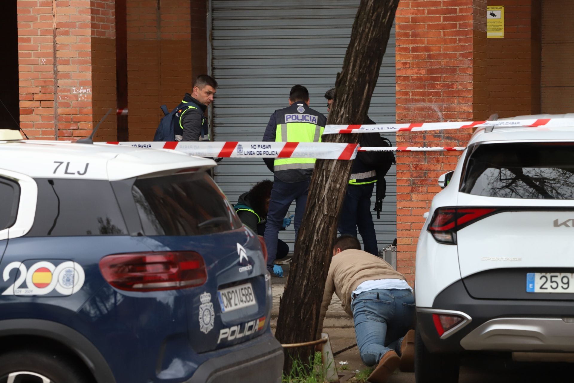 El despliegue policial por el apuñalamiento mortal en Las Moreras, en imágenes