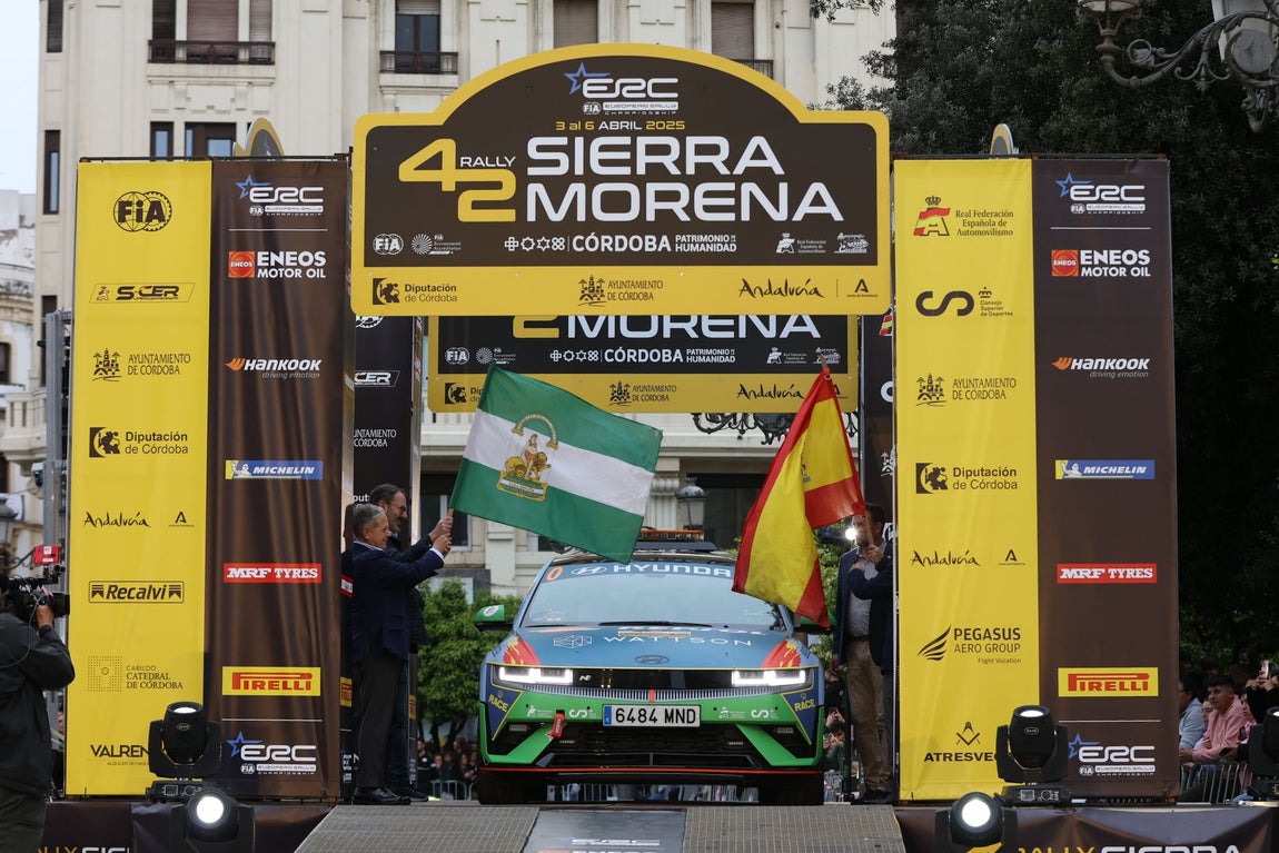 La espectacular presentación del Rally Sierra Morena en el corazón de Córdoba, en imágenes