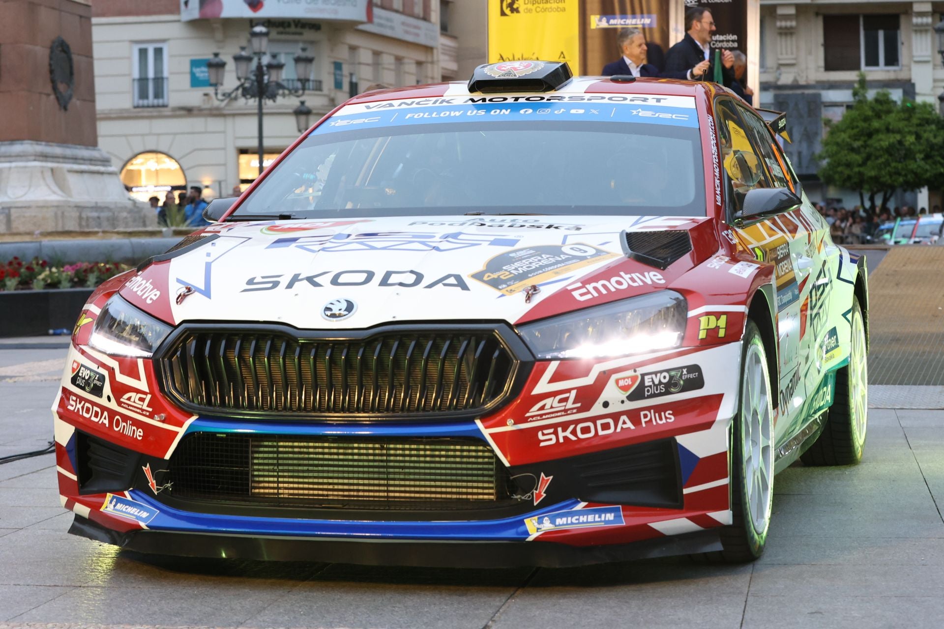 La espectacular presentación del Rally Sierra Morena en el corazón de Córdoba, en imágenes