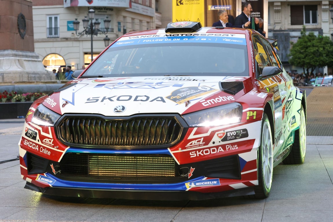 La espectacular presentación del Rally Sierra Morena en el corazón de Córdoba, en imágenes