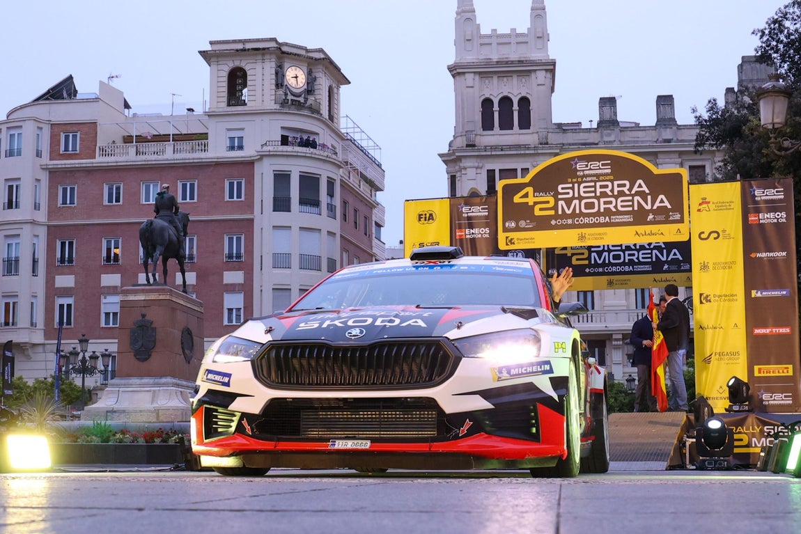 La espectacular presentación del Rally Sierra Morena en el corazón de Córdoba, en imágenes