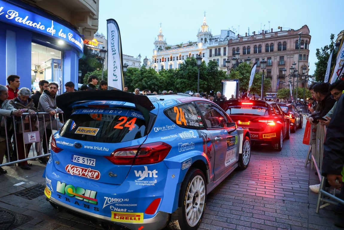 La espectacular presentación del Rally Sierra Morena en el corazón de Córdoba, en imágenes