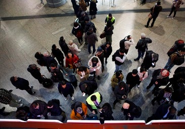 Detenido un hombre de 73 años por grabar vídeos íntimos a mujeres en el Metro de Madrid