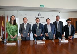 Cobisa y Argés renuevan el convenio Astra que incluye paradas en la fábrica de Armas y en el polígono