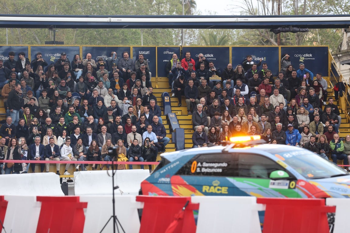 El espectacular tramo urbano del Rally Sierra Morena, en imágenes